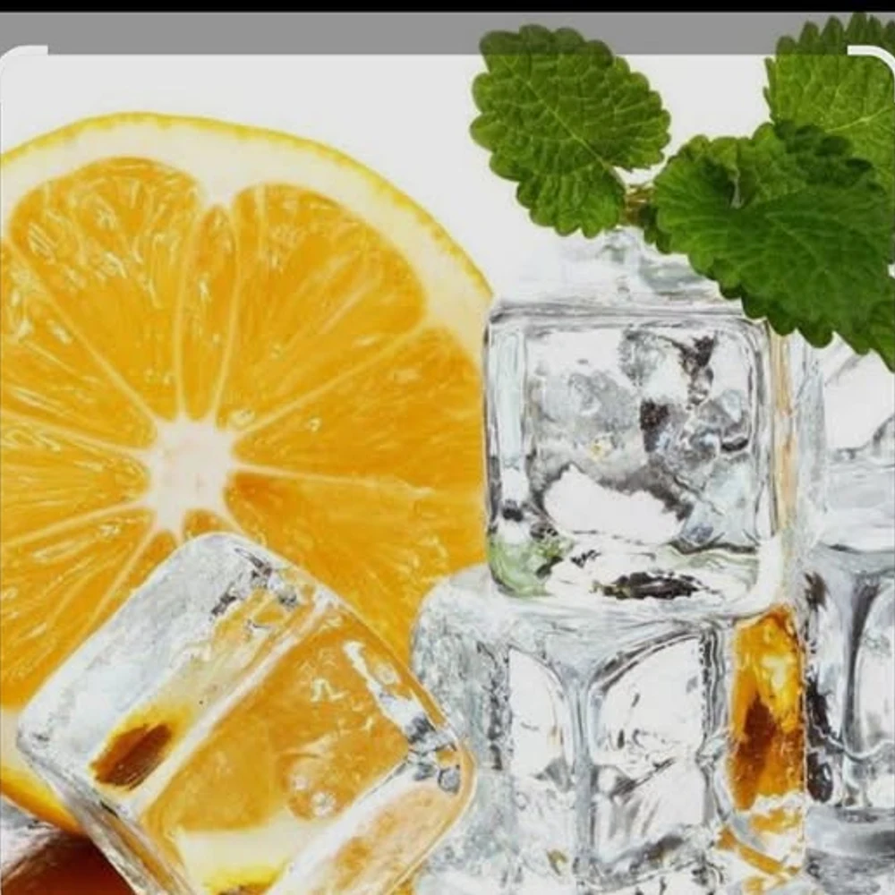 Glaçons avec citron et menthe